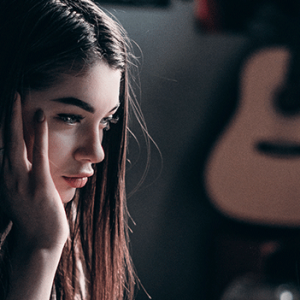 girl staring at screen